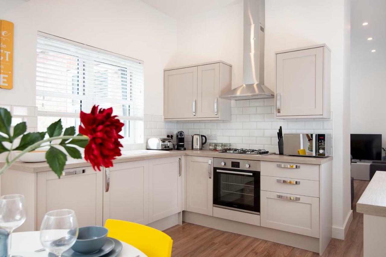 Flat B - Ground Floor, 2 Bedroom, 2 Bathroom Apartment With Garden In Central Southsea, Portsmouth Exteriér fotografie